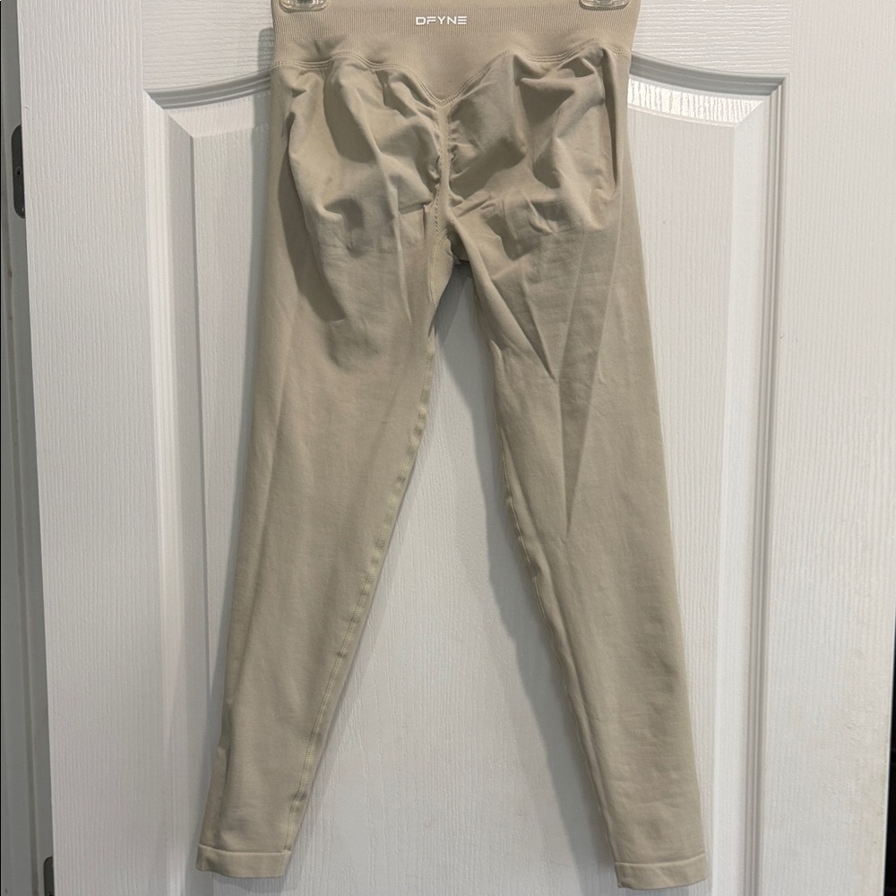 DFYNE IMPACT LEGGINGS feather beige size Med